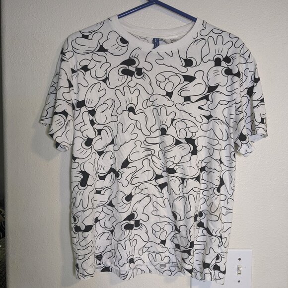 Divided H&M/Disney|| Women's T-Shirt Size Medium Mickey Mouse Hands/Gloves - Picture 1 of 5
